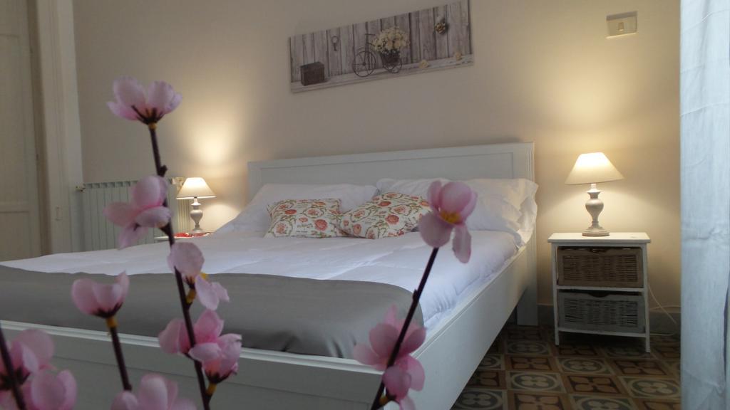 Bb Essenze Bed & Breakfast Palermo Dış mekan fotoğraf