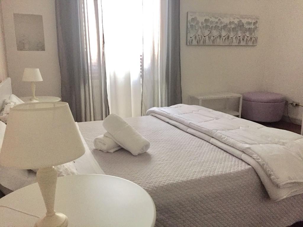Bb Essenze Bed & Breakfast Palermo Dış mekan fotoğraf